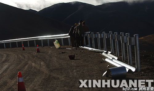 攀登珠峰必经之路“珠峰公路”整修一新