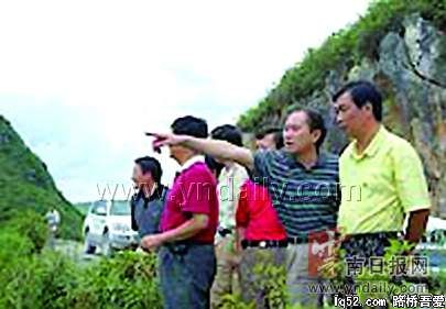 巨龙舞动红河——蒙新高速公路建设纪实