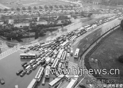 【组图】五大“症结”困扰着哈尔滨城市交通