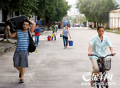 1500辆“公共的士”替补“摩的”