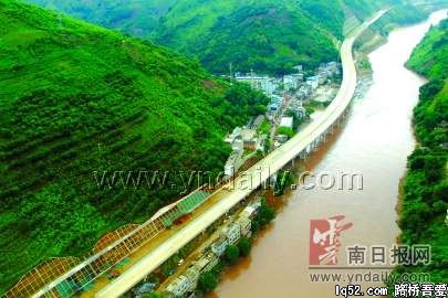 巨龙舞动红河——蒙新高速公路建设纪实