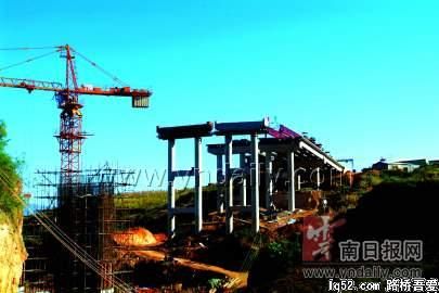 巨龙舞动红河——蒙新高速公路建设纪实